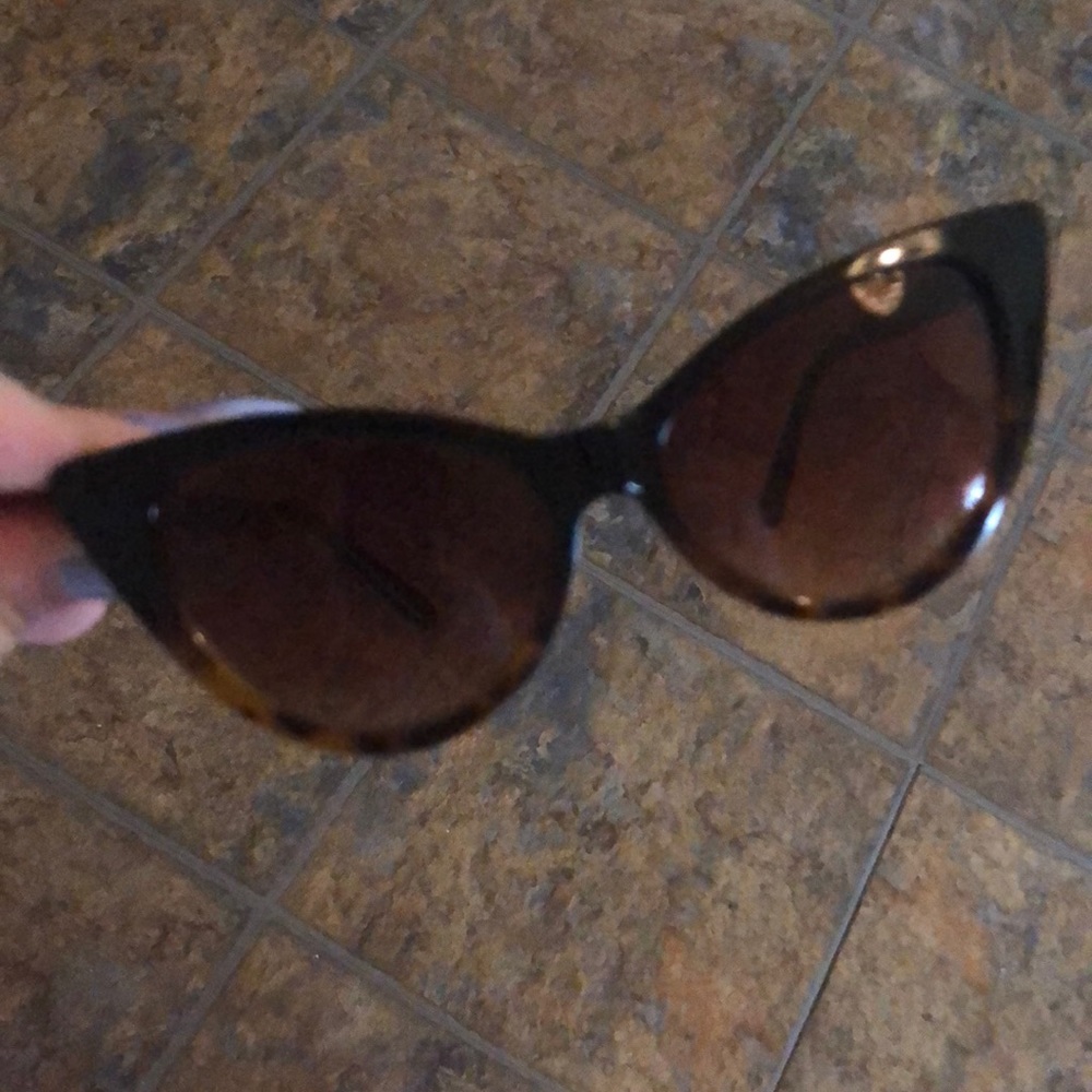 Cat eye sunglasses-Tortoise shell NEVER USED